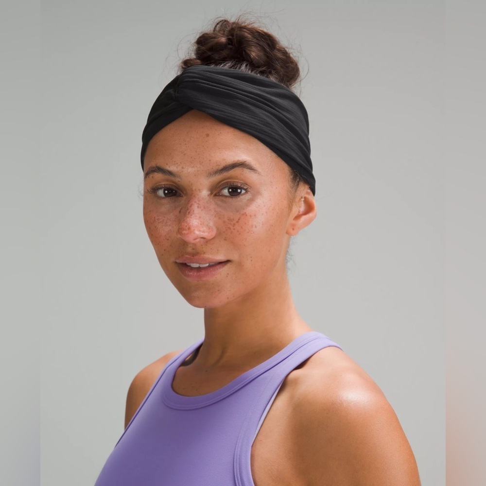 🖤🆕 Lululemon Nulu Ribbed Twist Front Headband - Black